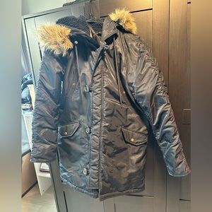 J. Crew Women’s Size XS Navy Blue Military Parka Jacket W/Sherpa Lined Hood.